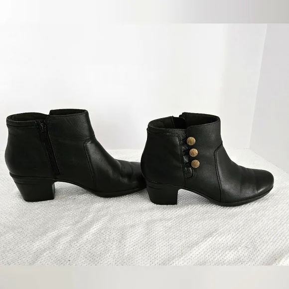 Clarks Collection Womens Emslie Monet SZ 7.5M Leather Ankle Booties Heel… - Picture 2 of 9